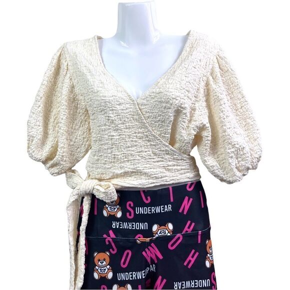 JULIANA’S Ivory V Neckline Wrap Top - Picture 10 of 11